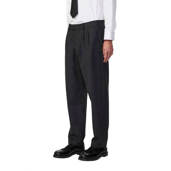 NEW NN07 fritz pleated trouser in dark grey - Picture 2 of 3